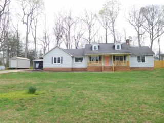 154 Whispering Pines Road Road, Gaffney, SC 29341