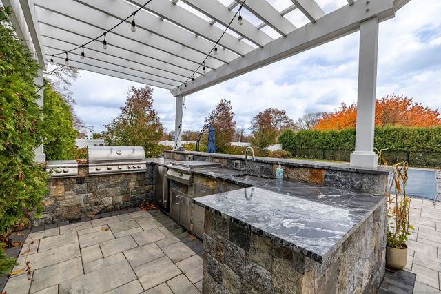 783 Reef Road, Fairfield, CT 06824