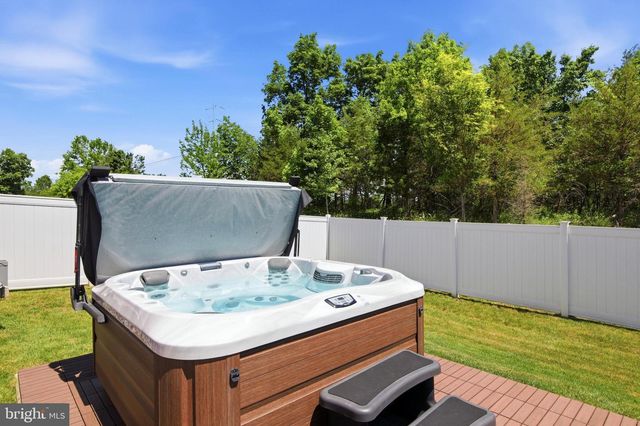 120 MARISA LN, Gilbertsville, PA 19525