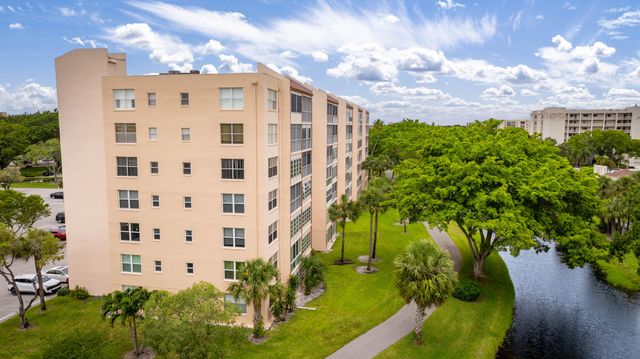 14527 Bonaire Boulevard 203, Delray Beach, FL 33446