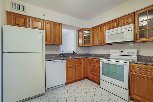 14527 Bonaire Boulevard 203, Delray Beach, FL 33446