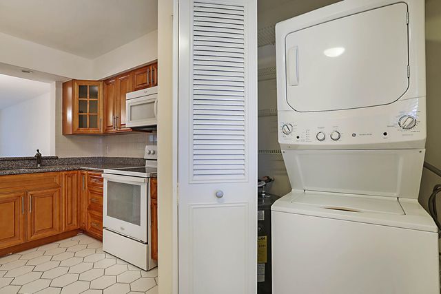 14527 Bonaire Boulevard 203, Delray Beach, FL 33446