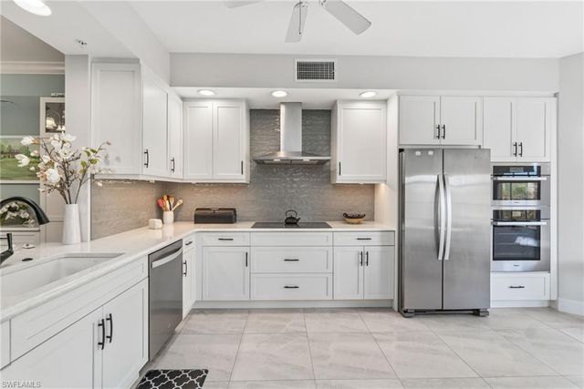 401 Bayfront PL 3403, Naples, FL 34102