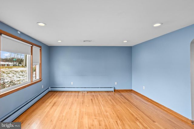 7810 CHAMBERS HILL RD, Harrisburg, PA 17111