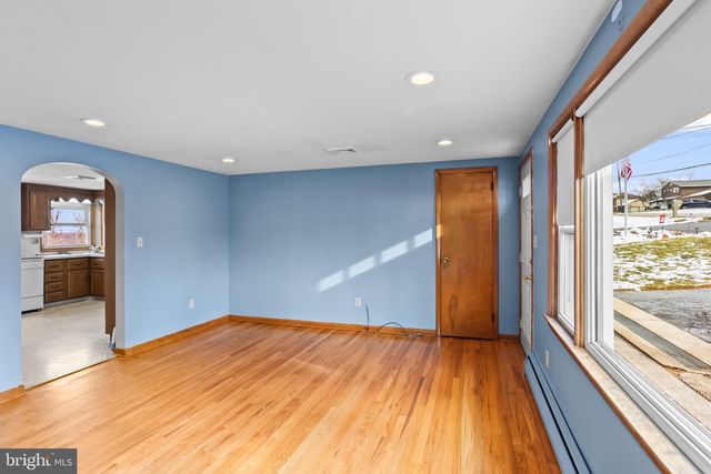 7810 CHAMBERS HILL RD, Harrisburg, PA 17111