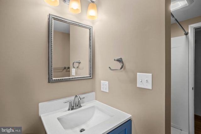 7810 CHAMBERS HILL RD, Harrisburg, PA 17111