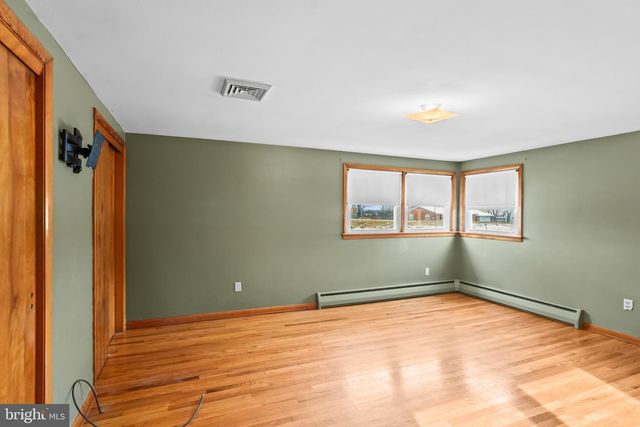 7810 CHAMBERS HILL RD, Harrisburg, PA 17111