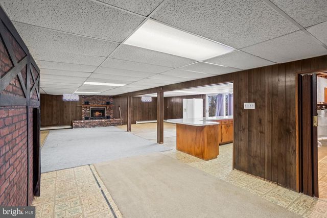 7810 CHAMBERS HILL RD, Harrisburg, PA 17111