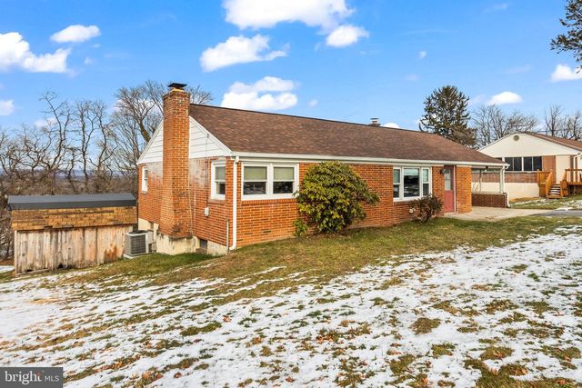 7810 CHAMBERS HILL RD, Harrisburg, PA 17111