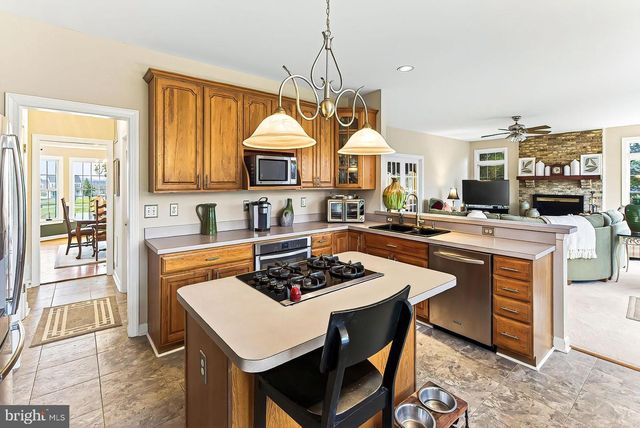 39854 CANTERFIELD CT, Lovettsville, VA 20180