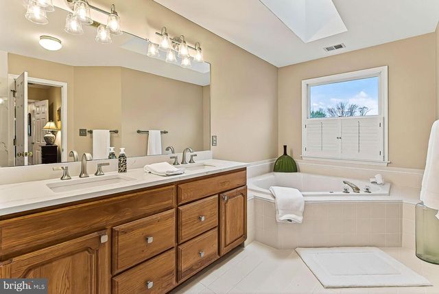 39854 CANTERFIELD CT, Lovettsville, VA 20180