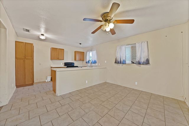 509 Henslee Drive, Euless, TX 76040