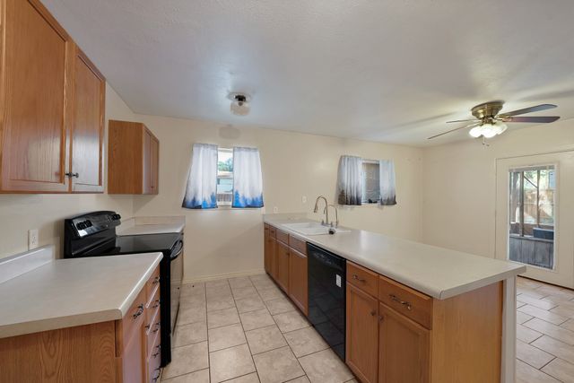 509 Henslee Drive, Euless, TX 76040