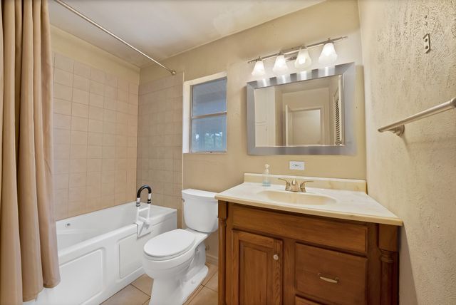 509 Henslee Drive, Euless, TX 76040