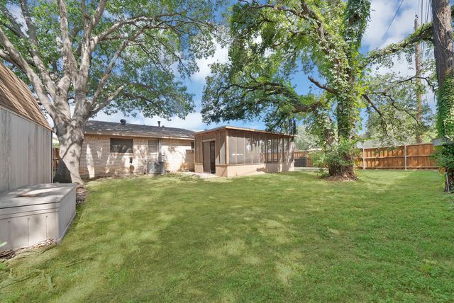509 Henslee Drive, Euless, TX 76040