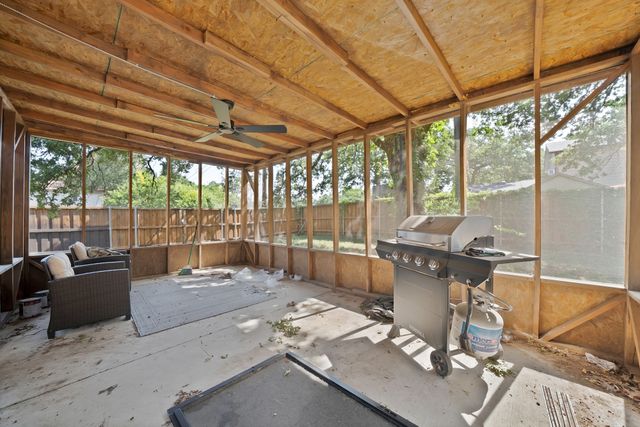 509 Henslee Drive, Euless, TX 76040