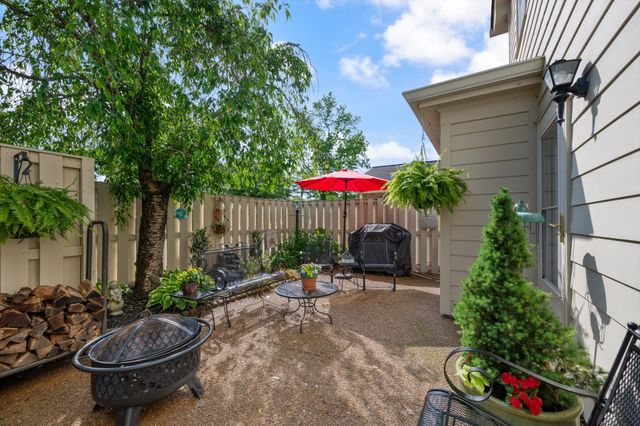 218 Boxwood Dr, Franklin, TN 37069