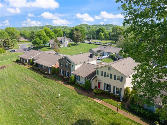 218 Boxwood Dr, Franklin, TN 37069