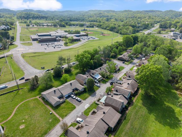 218 Boxwood Dr, Franklin, TN 37069