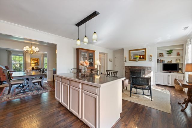 218 Boxwood Dr, Franklin, TN 37069