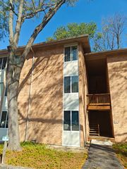 5807 Oakwood Drive C, Lisle, IL 60532