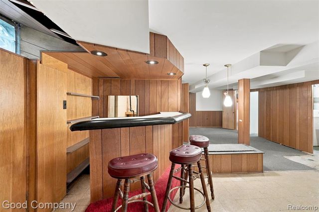 137 W Longfellow Avenue, Pontiac, MI 48340