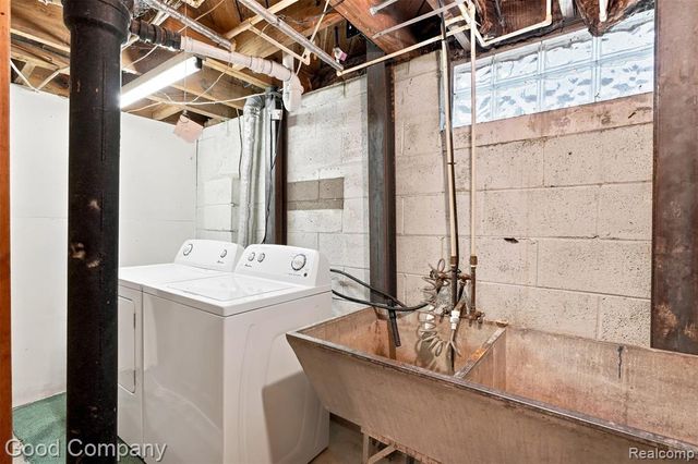137 W Longfellow Avenue, Pontiac, MI 48340