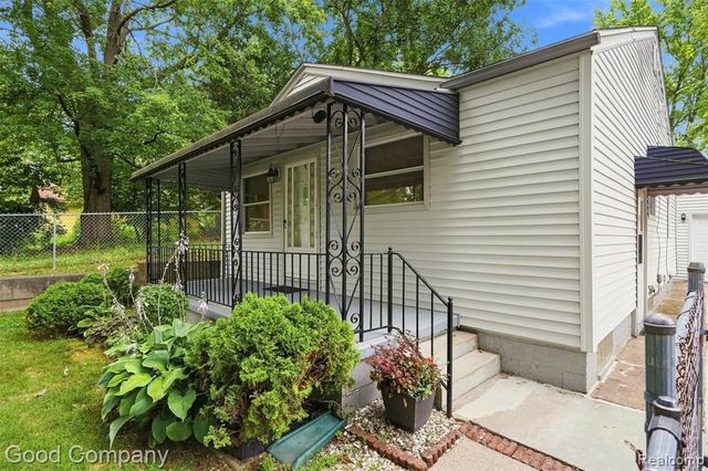 137 W Longfellow Avenue, Pontiac, MI 48340