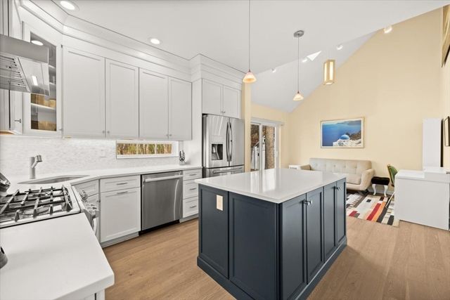 1 Grover Ln, Foxboro, MA 02035