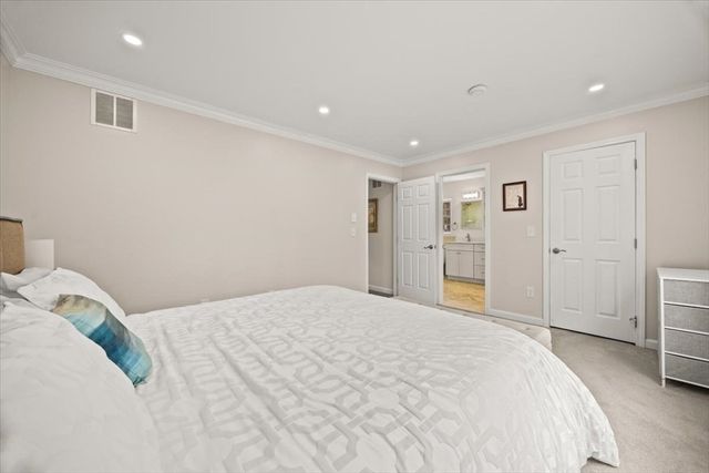 1 Grover Ln, Foxboro, MA 02035