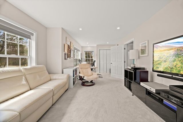 1 Grover Ln, Foxboro, MA 02035