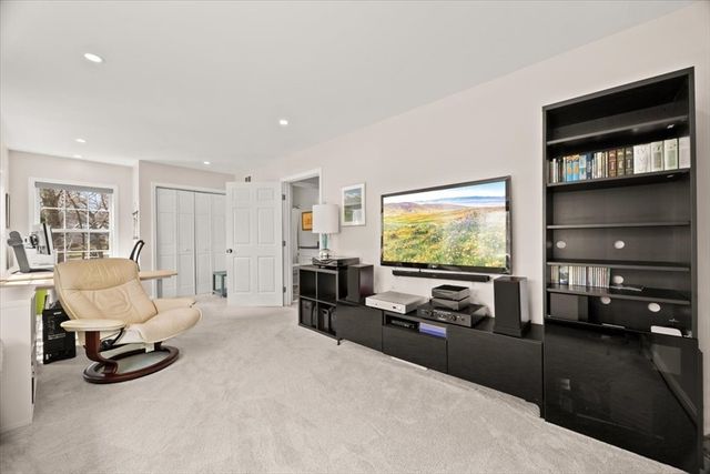 1 Grover Ln, Foxboro, MA 02035