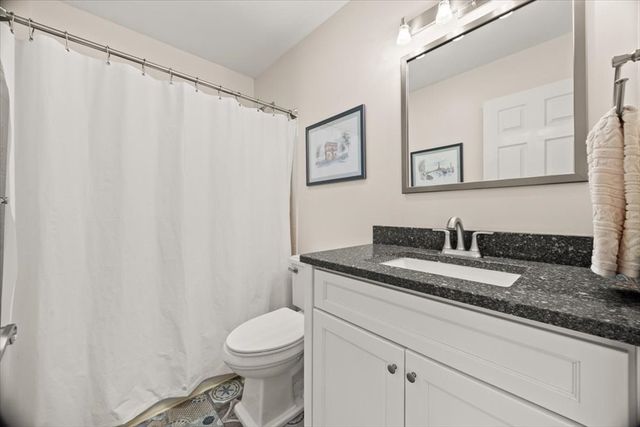 1 Grover Ln, Foxboro, MA 02035