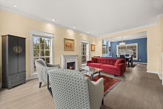 1 Grover Ln, Foxboro, MA 02035