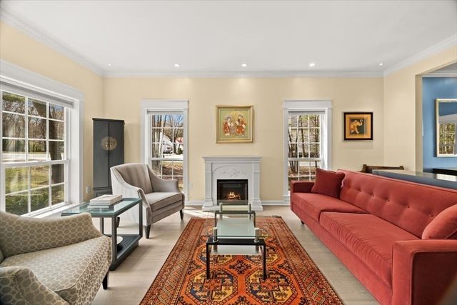 1 Grover Ln, Foxboro, MA 02035