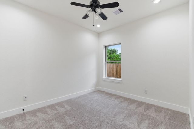 1105 W Lyle Street, Cleveland, TX 77327