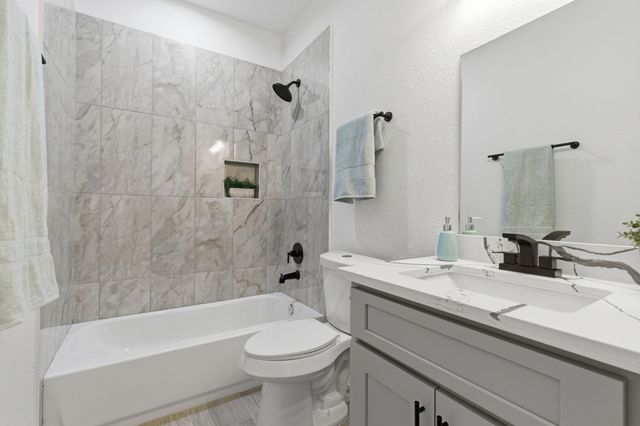 1105 W Lyle Street, Cleveland, TX 77327