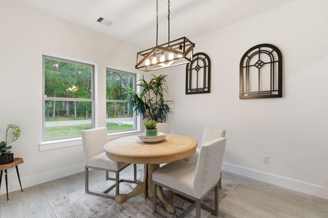 1105 W Lyle Street, Cleveland, TX 77327