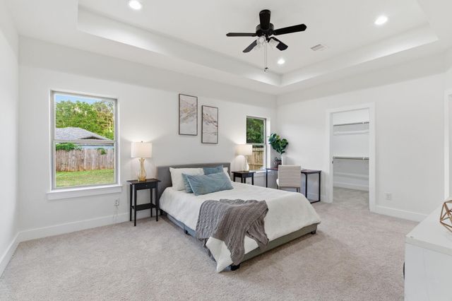 1105 W Lyle Street, Cleveland, TX 77327