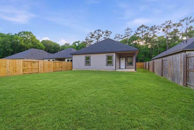1105 W Lyle Street, Cleveland, TX 77327