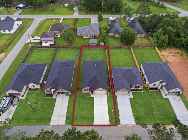 1105 W Lyle Street, Cleveland, TX 77327