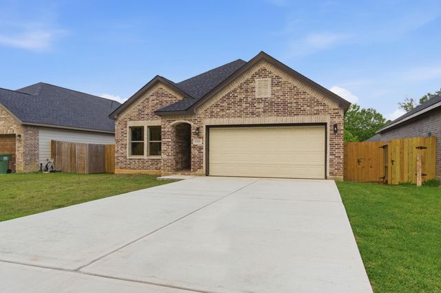 1105 W Lyle Street, Cleveland, TX 77327