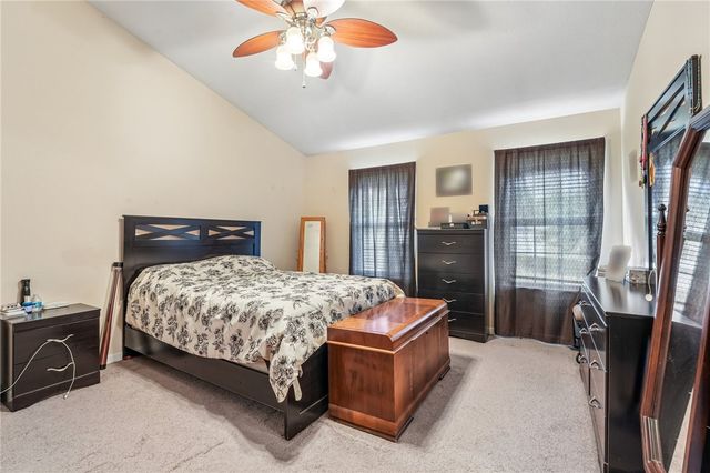 28 Giant Oak Dr, Economy, PA 15005