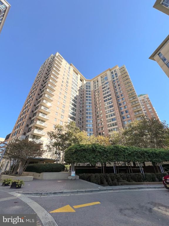 851 N GLEBE RD #604, Arlington, VA 22203