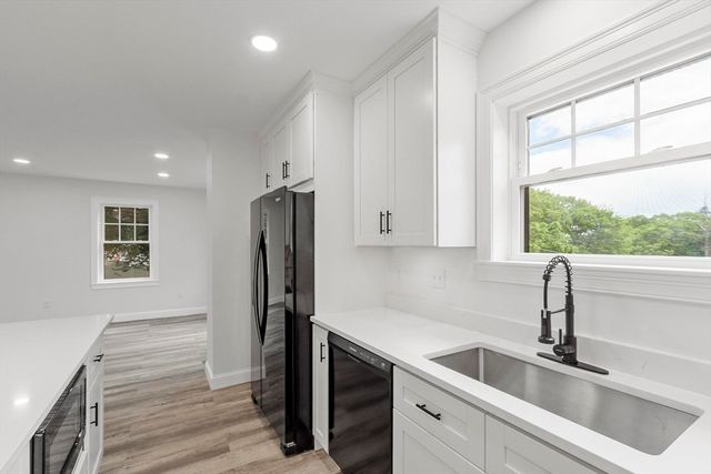 697 Westminster Hill Rd, Fitchburg, MA 01420