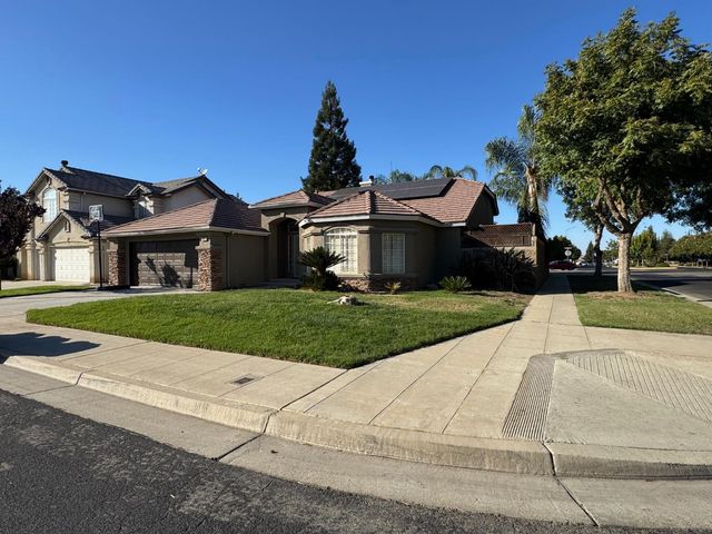 2691 Morris Avenue, Clovis, CA 93611