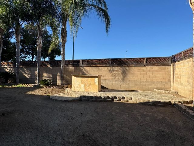 2691 Morris Avenue, Clovis, CA 93611