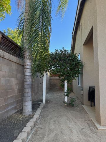 2691 Morris Avenue, Clovis, CA 93611