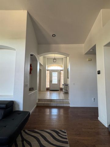 2691 Morris Avenue, Clovis, CA 93611