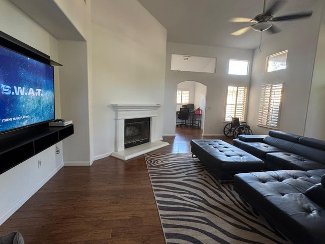 2691 Morris Avenue, Clovis, CA 93611